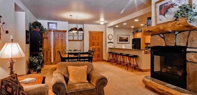 Champagne Lodge at Trappeurs