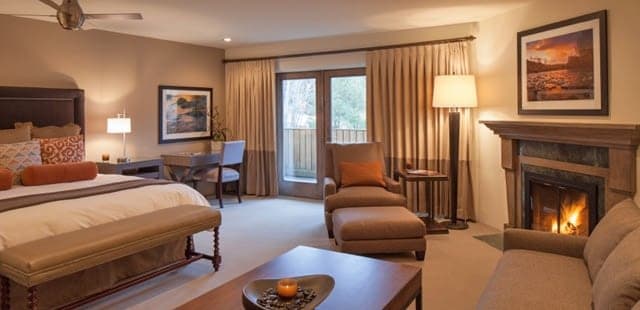Knob Hill Inn