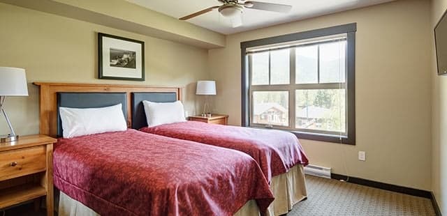 Peaks Lodge