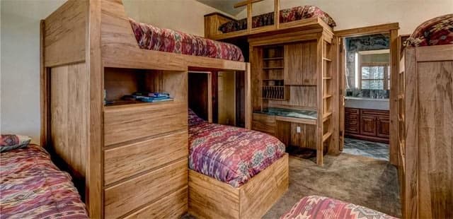 Rocking Chair Lodge