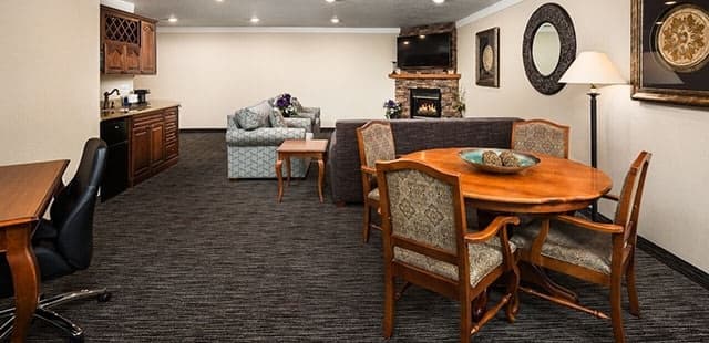 Best Western Plus Landmark Inn