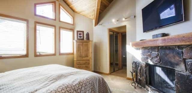 Ontario Lodge