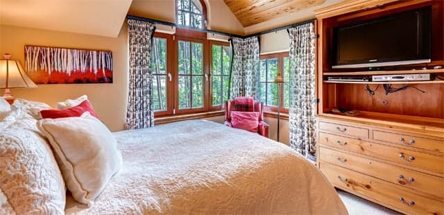 Cypress Mountain Chalet
