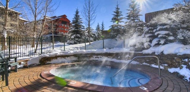 Zephyr Mountain Lodge