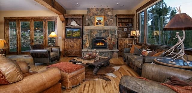 Alpenglow Peaks Lodge