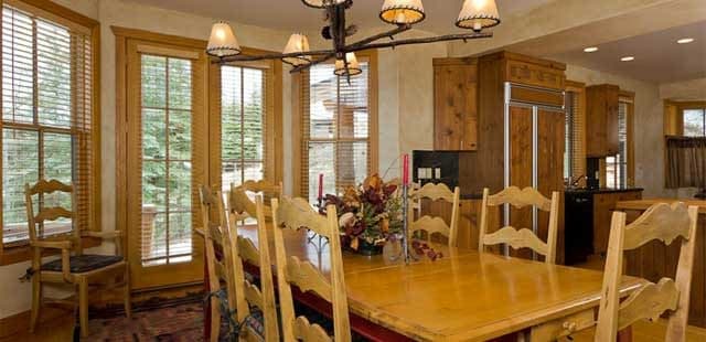 3020 Thistle