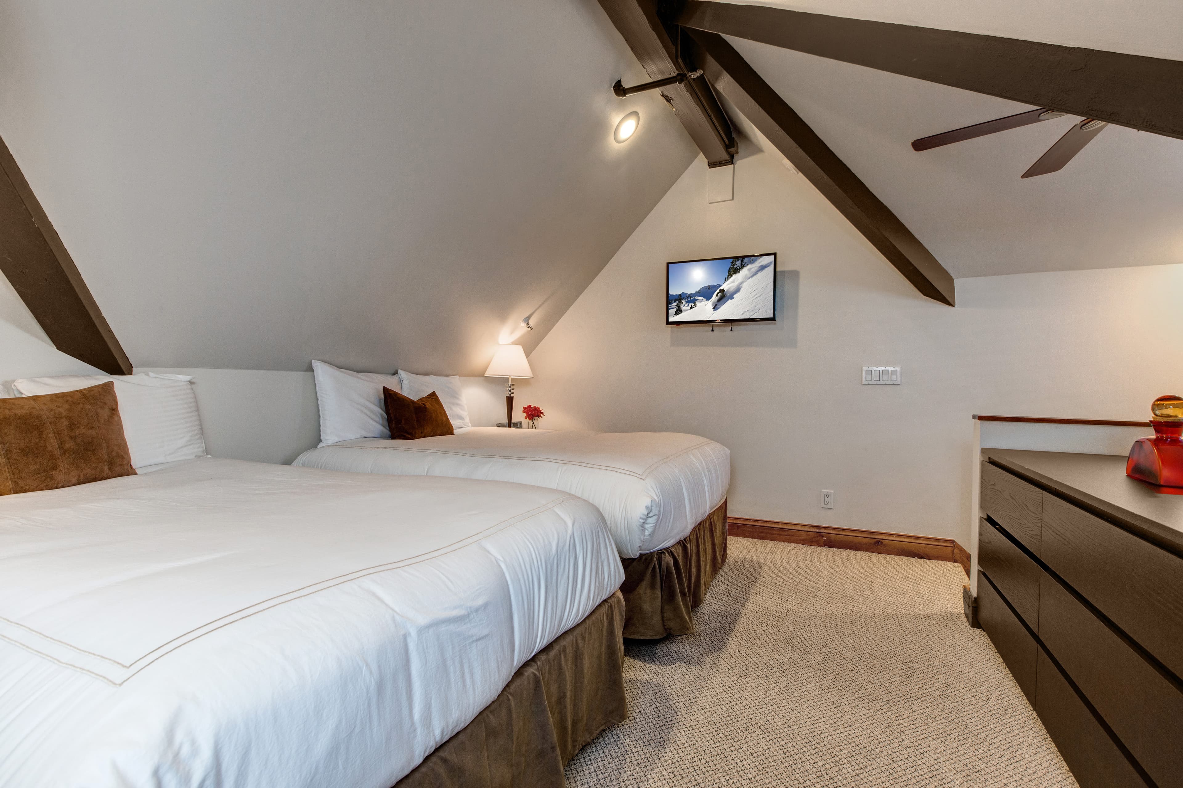 Loft | Two Queen Beds, TV, Full Ensuite Bath with Shower