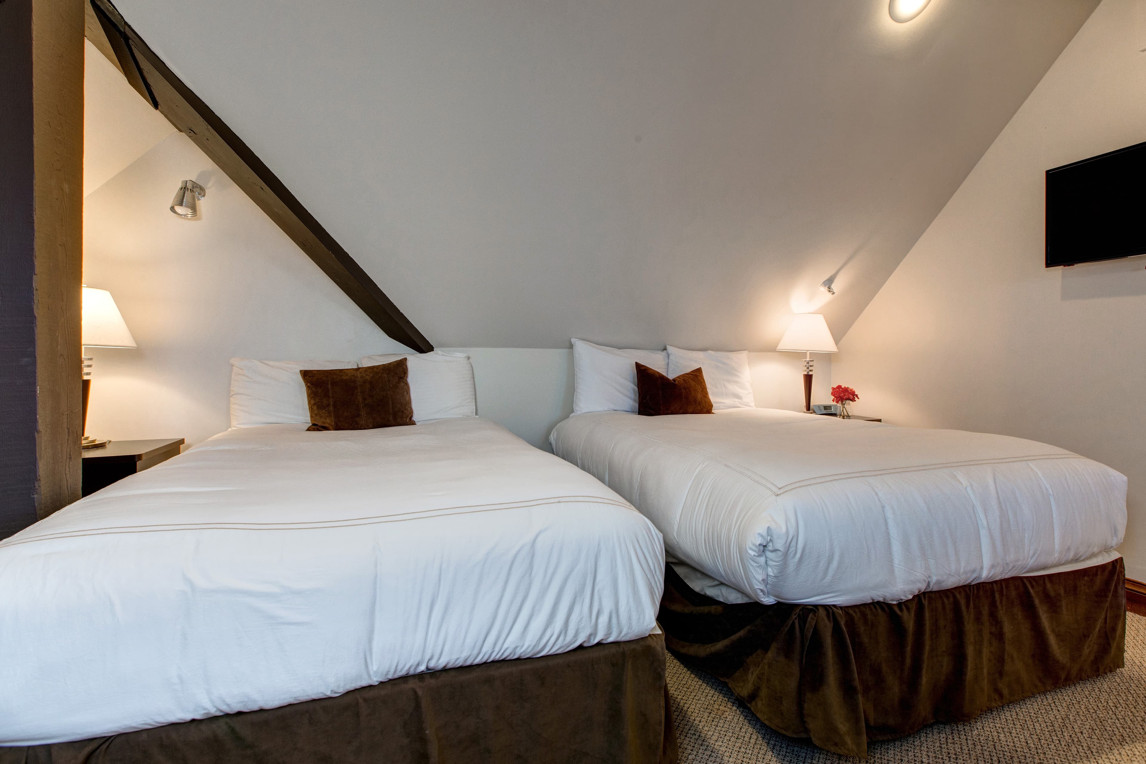 Loft | Two Queen Beds, TV, Full Ensuite Bath with Shower
