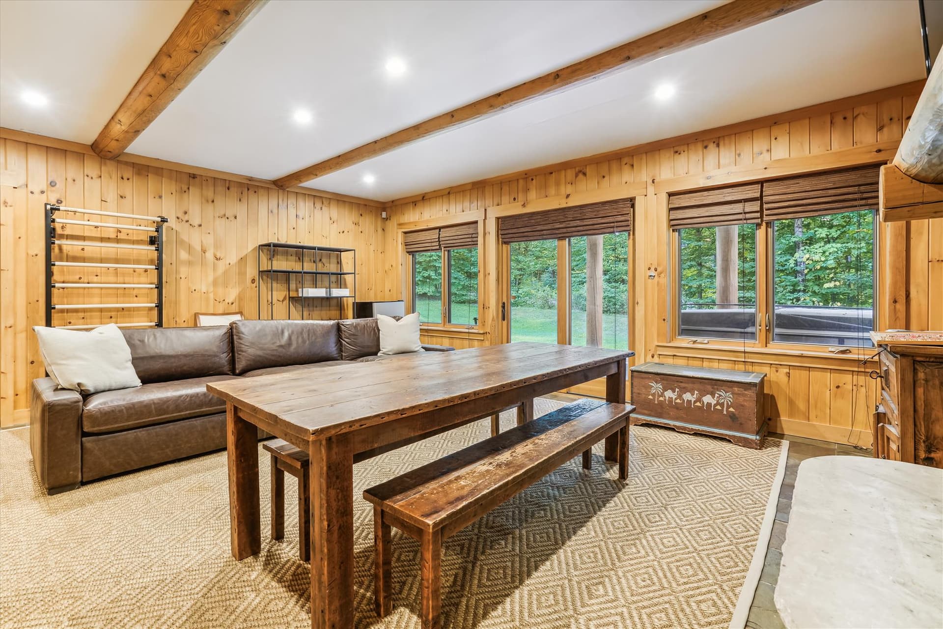 Great windows to look out at the scenery.