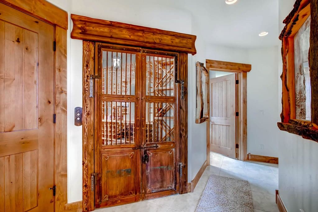 Entry - Hatari Lodge - Breckenridge Vacation Rental