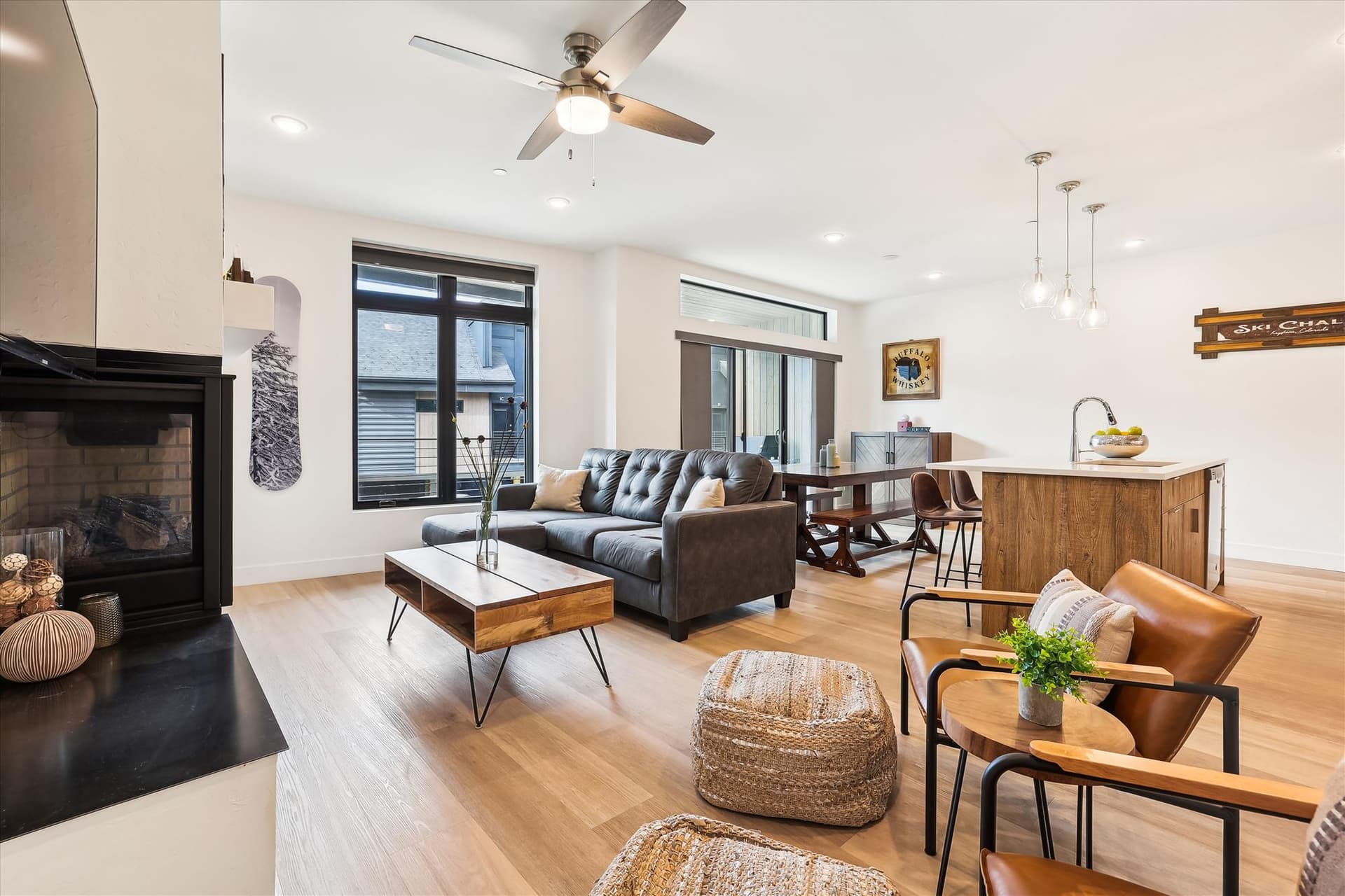 Living Area - River West 522 - Silverthorne Vacation Rental