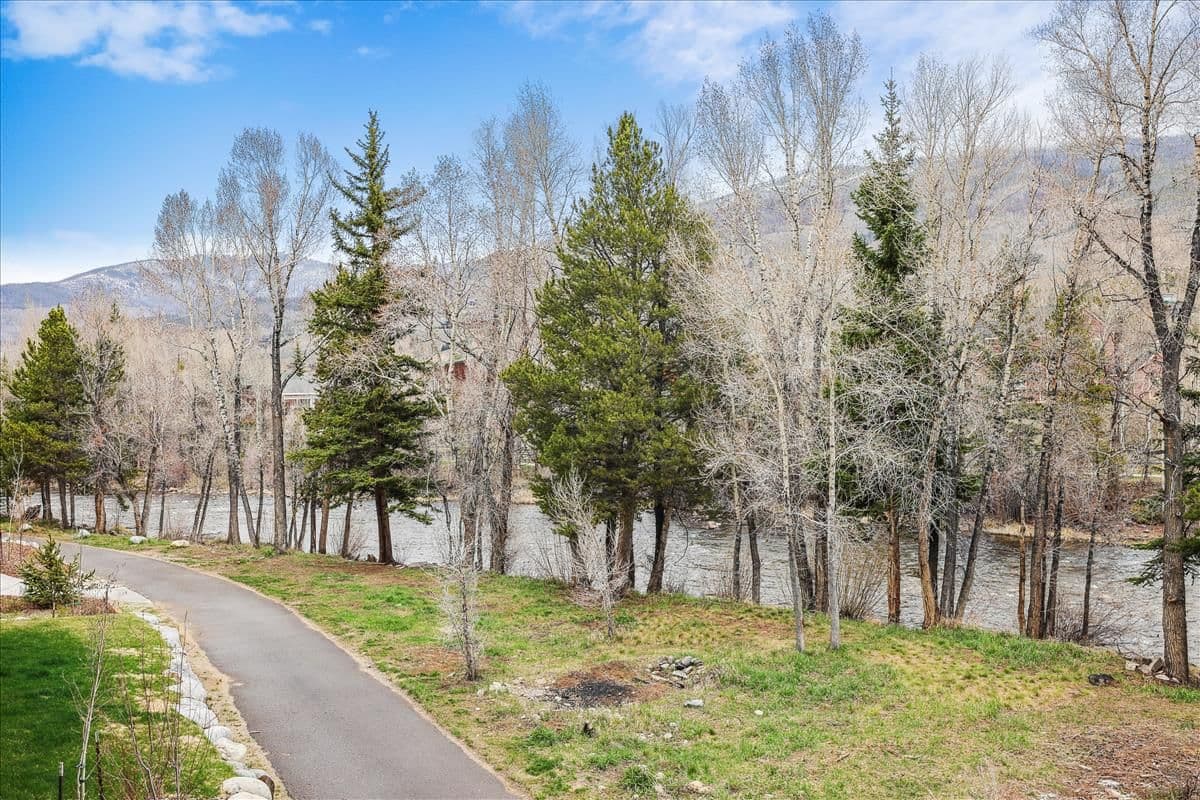 Exterior - River West 522 - Silverthorne Vacation Rental