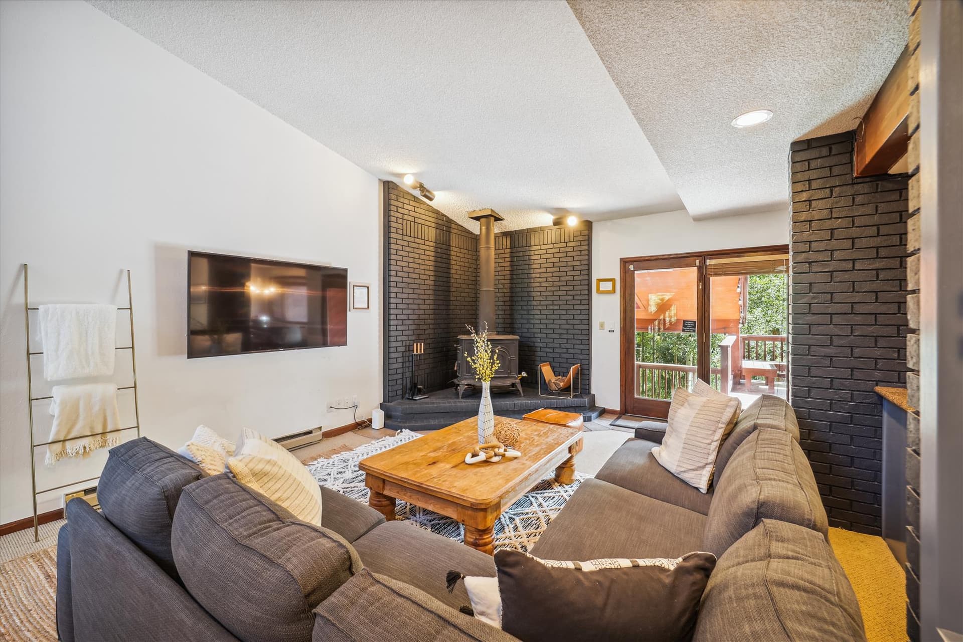 Living Room, Twins Getaway at Meadow Creek, Breckenridge Vacation Rental