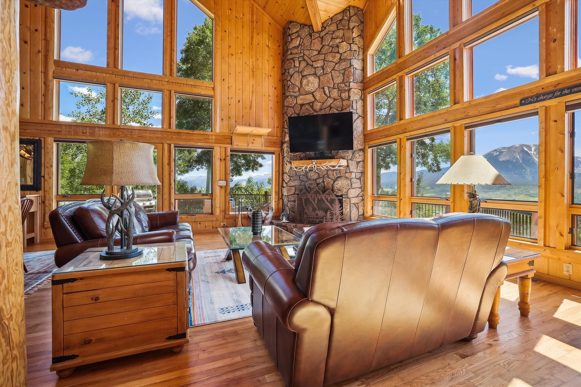 Living Area - Hamilton Creek Cabin - Silverthorne Vacation Rental
