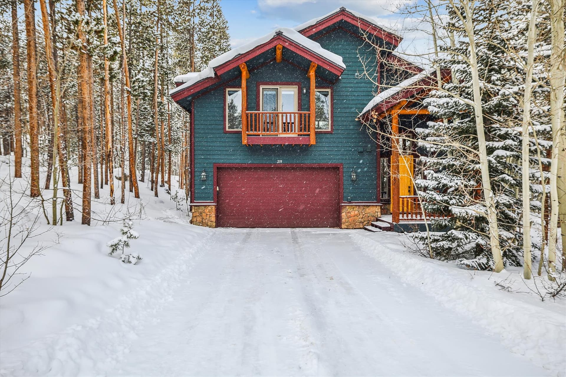 Exterior - Lupine Chalet - Frisco Vacation Rental
