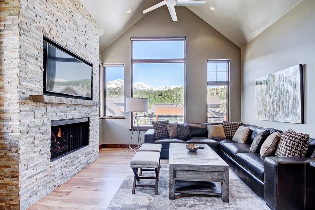 Living Area - Slopeview Chalet - Breckenridge Vacation Rental