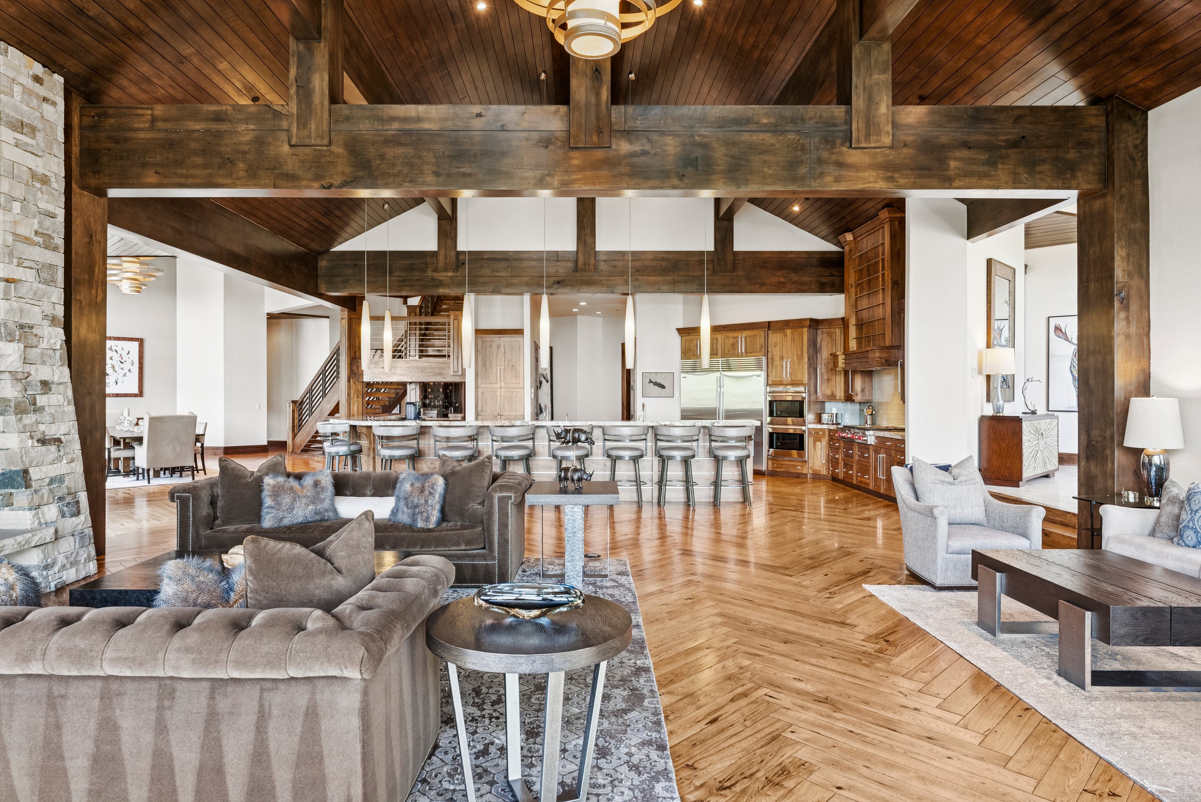 lots of entertaining space at grandview