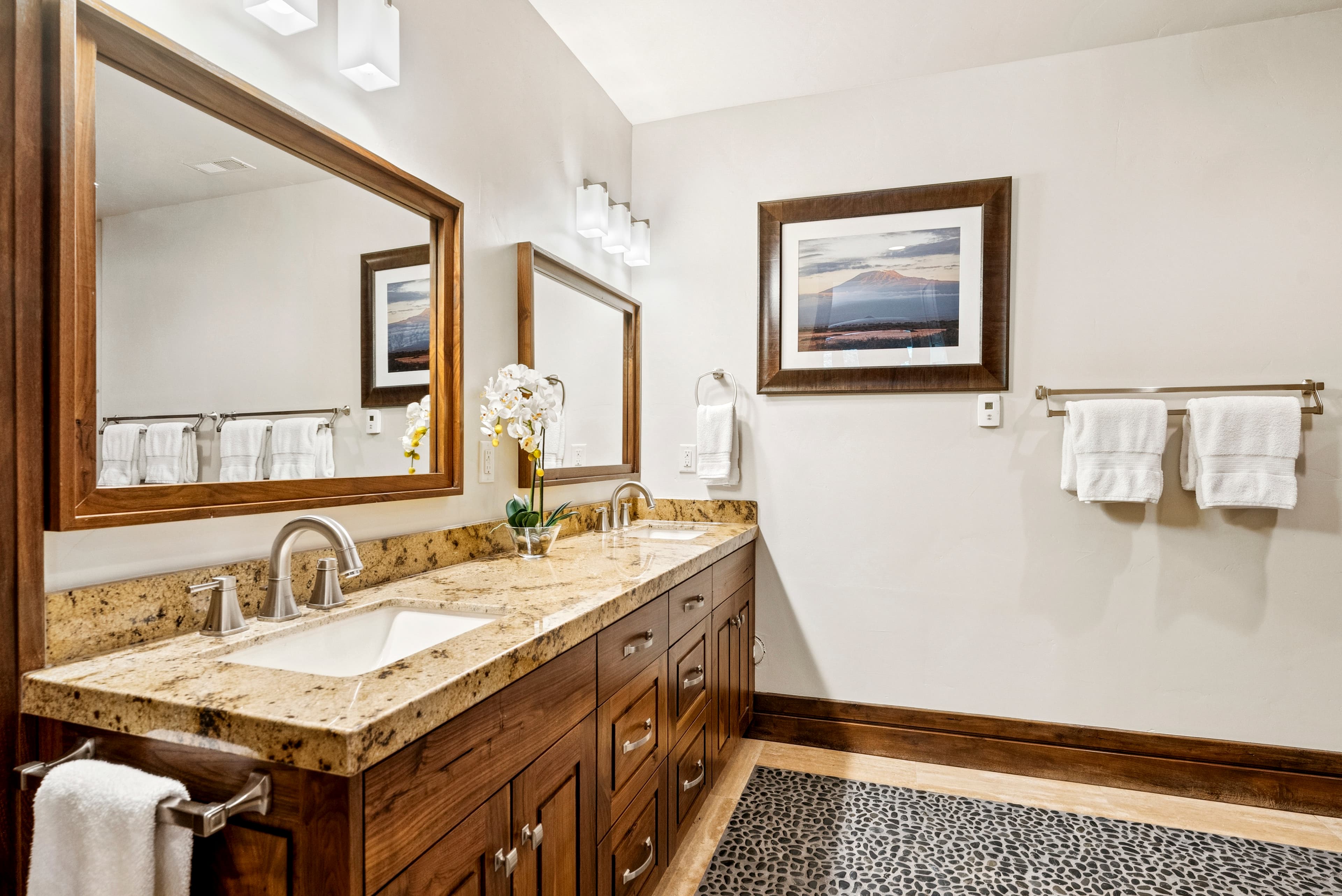 full bath with double vanity