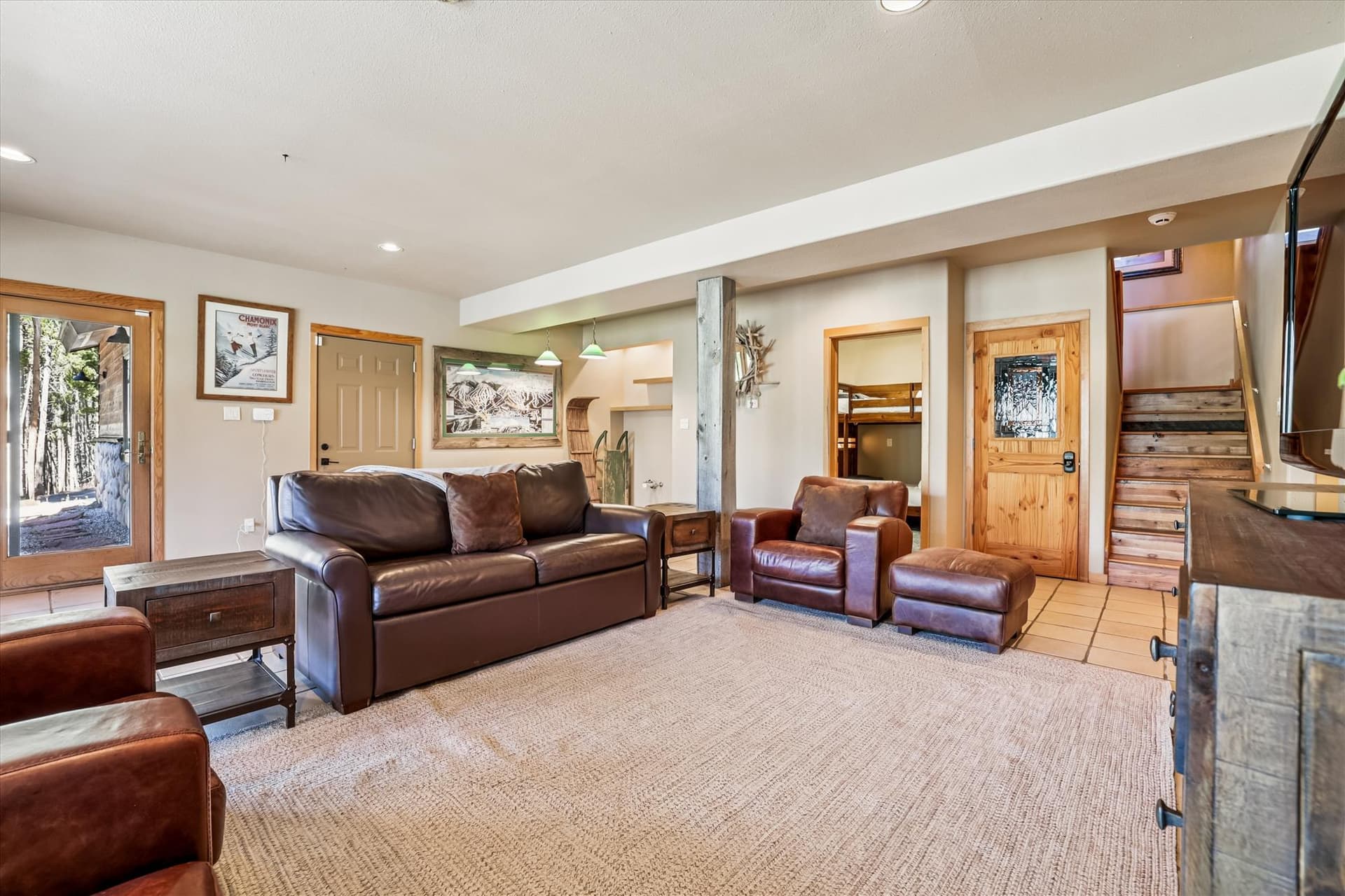 Living Area - Mountain Serenity Retreat - Blue River Vacation Rental