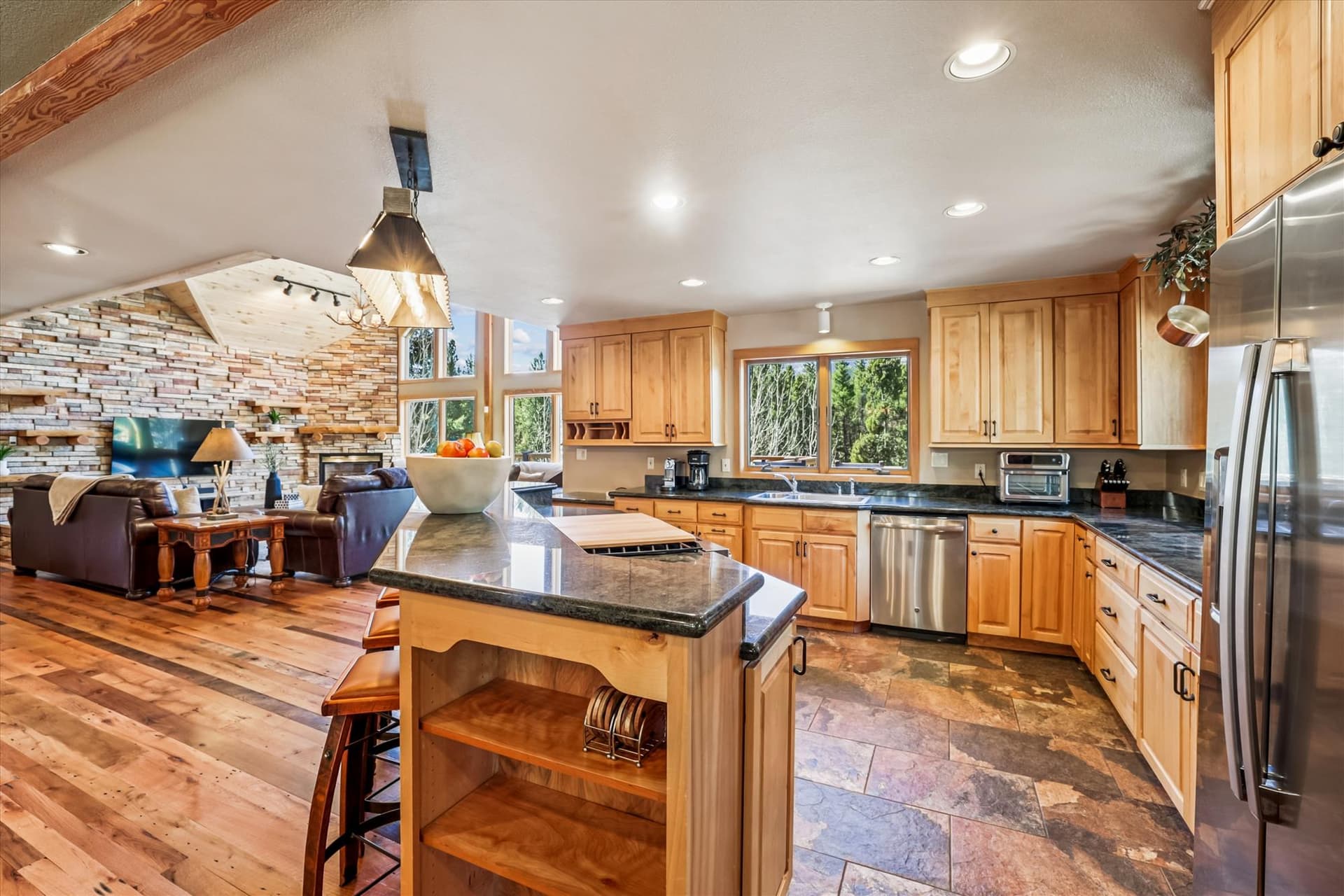 Kitchen - Mountain Serenity Retreat - Blue River Vacation Rental