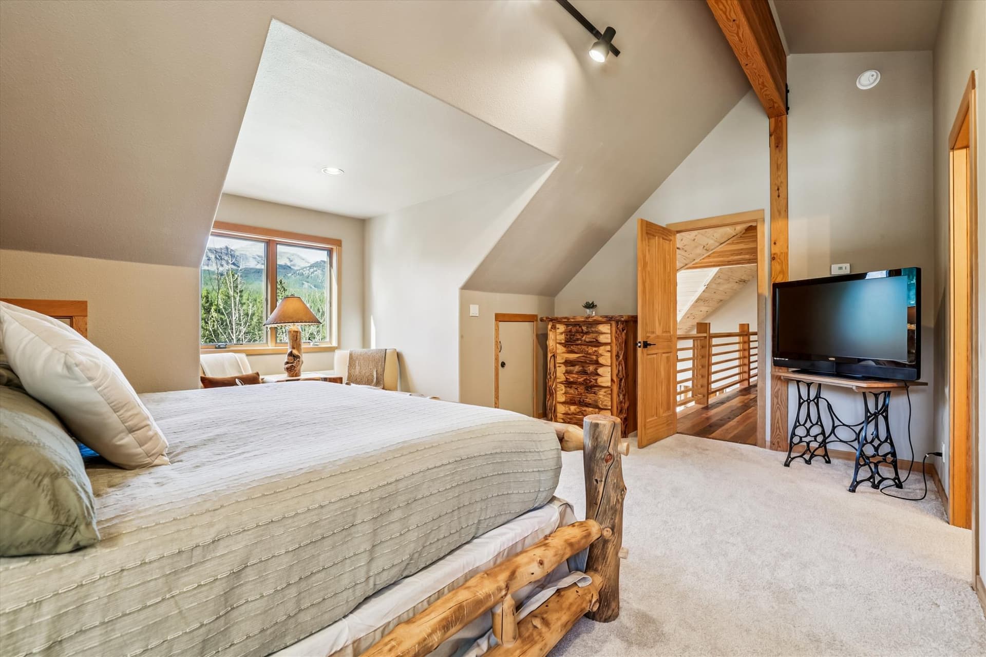 Bedroom - Mountain Serenity Retreat - Blue River Vacation Rental
