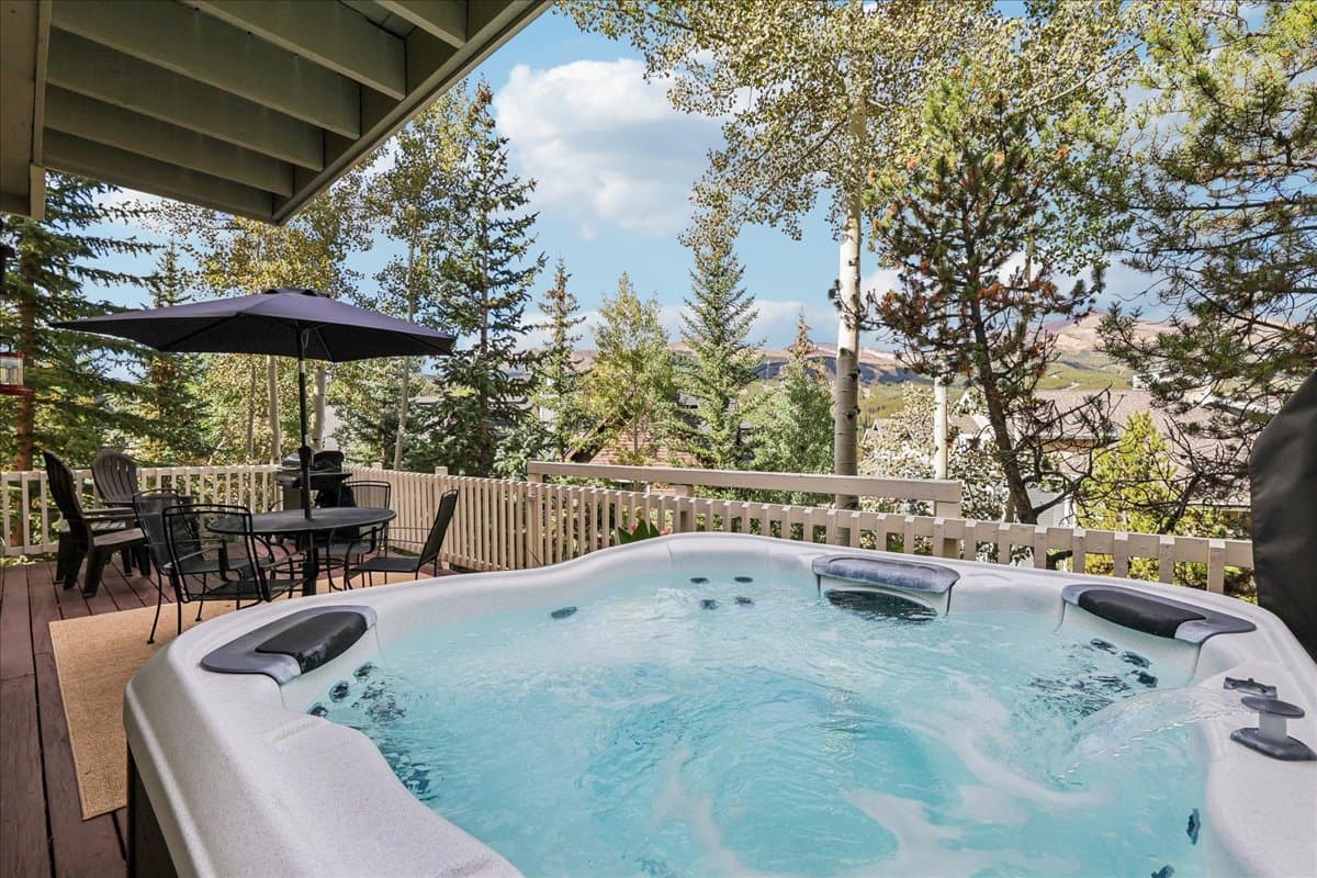 Hot Tub - Powder and Pines - Breckenridge 30+ Night Rental