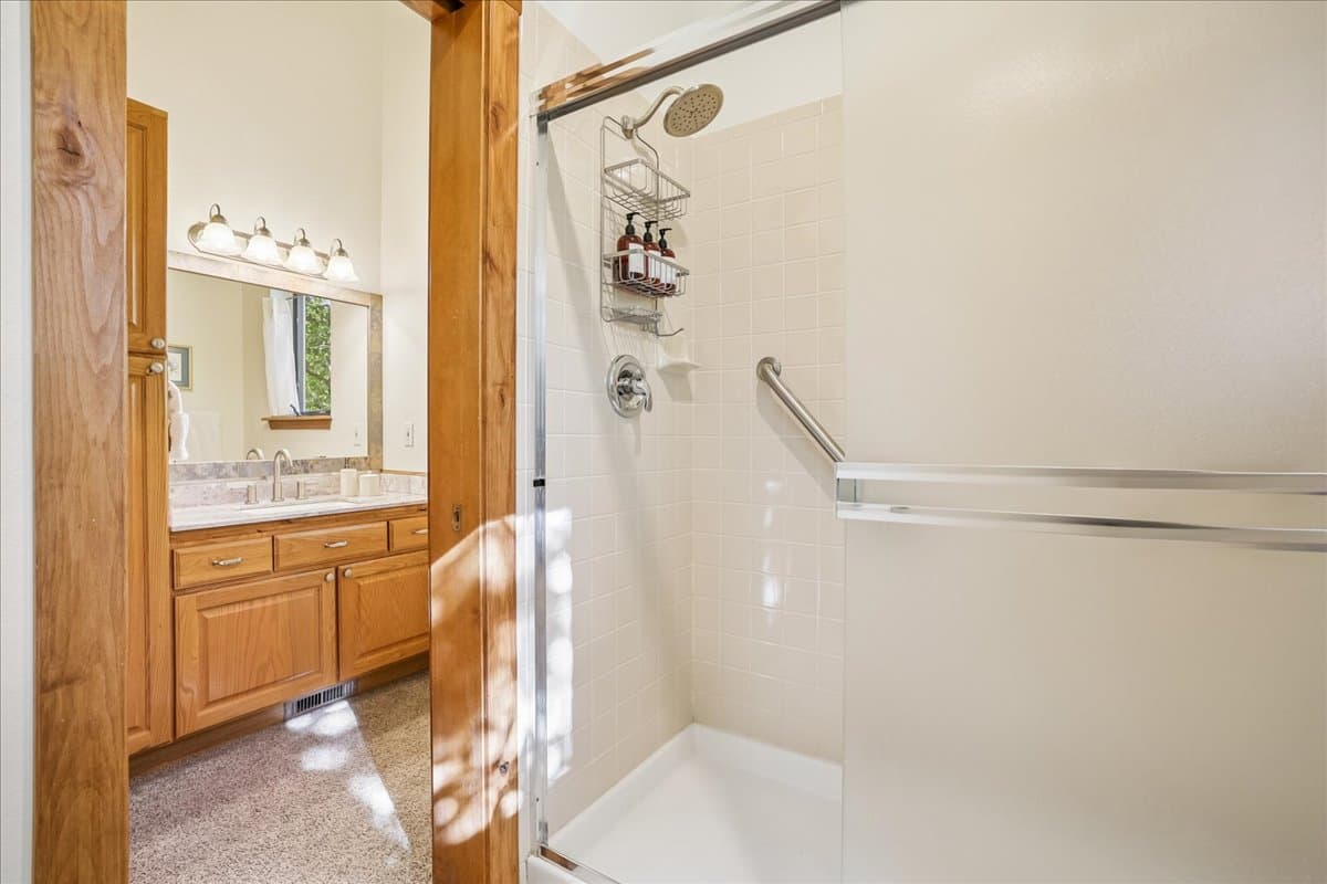 Bathroom - Powder and Pines - Breckenridge 30+ Night Rental