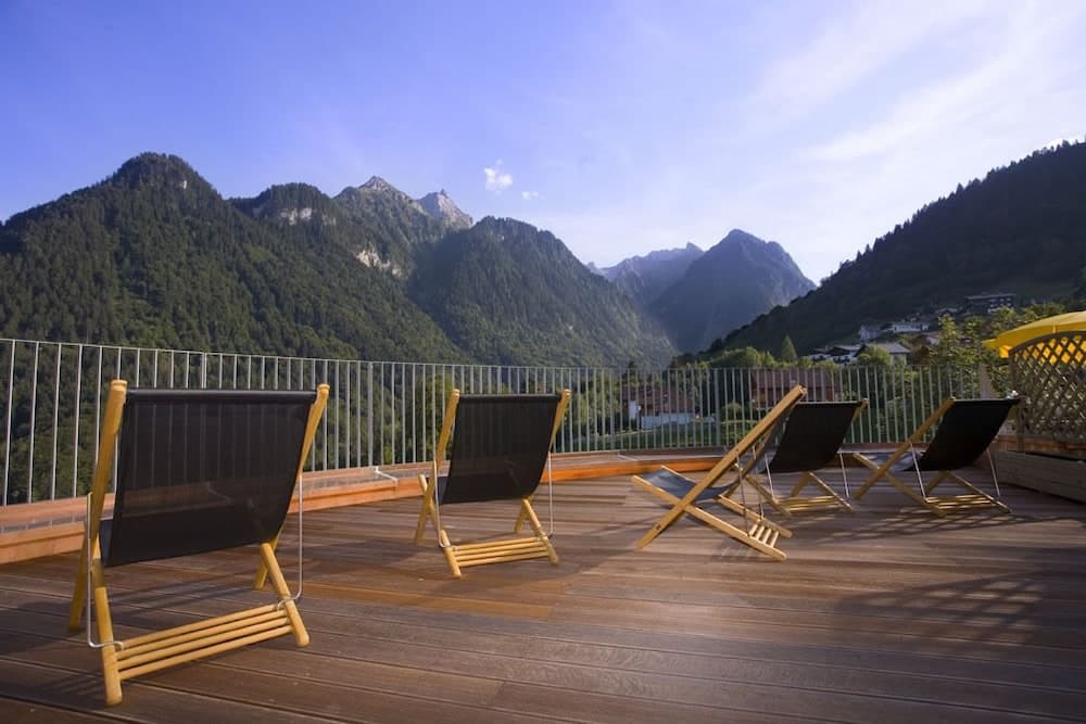 Sundeck