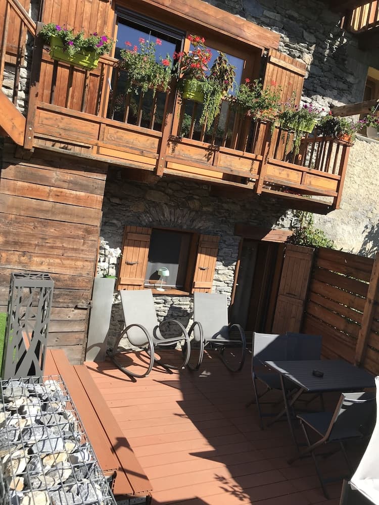 Courtyard View