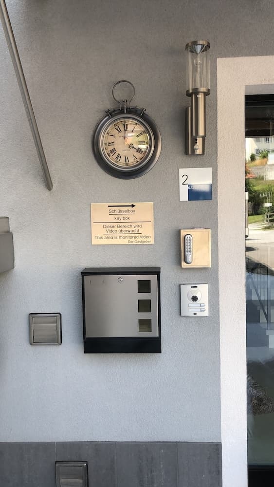 Check-in/Check-out Kiosk