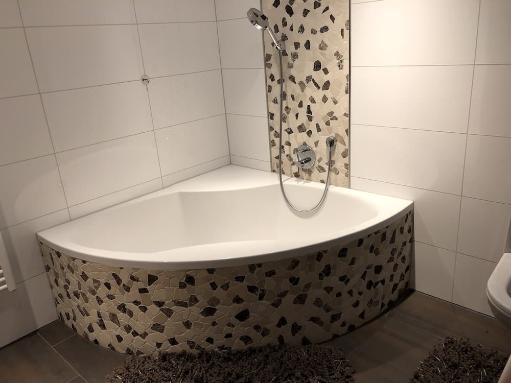 Deep Soaking Bathtub