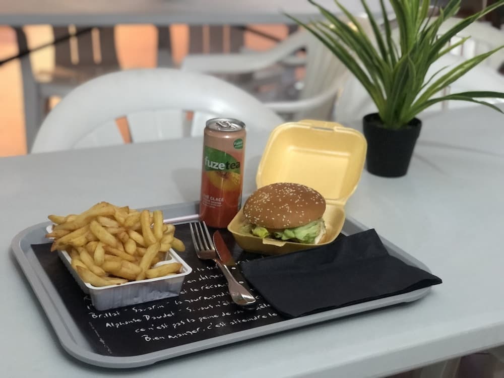 Snack Bar