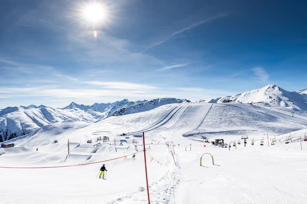 Snow and ski sports