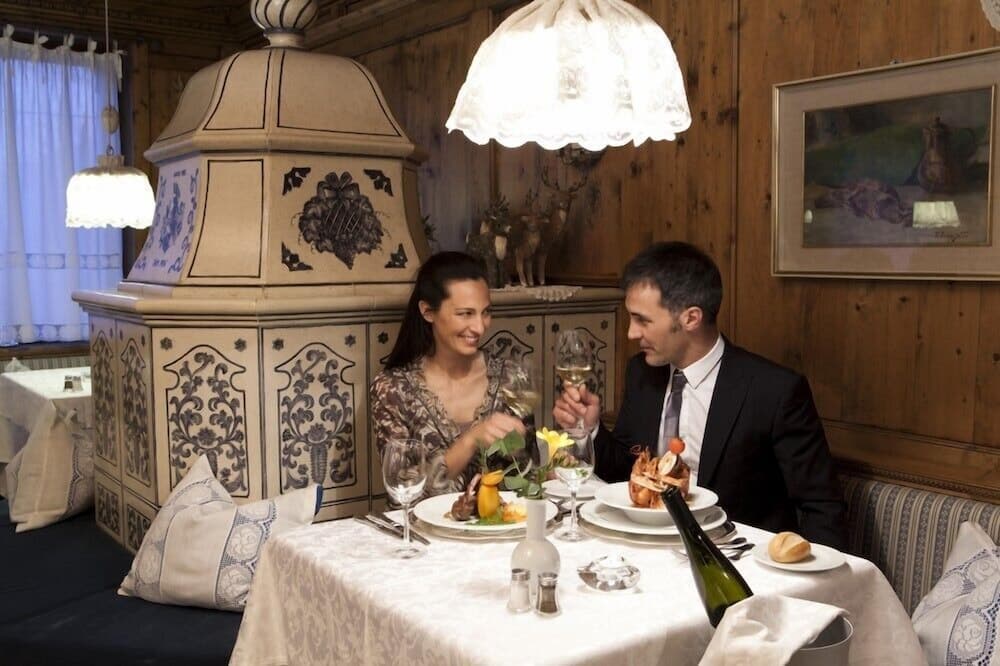 Couples Dining