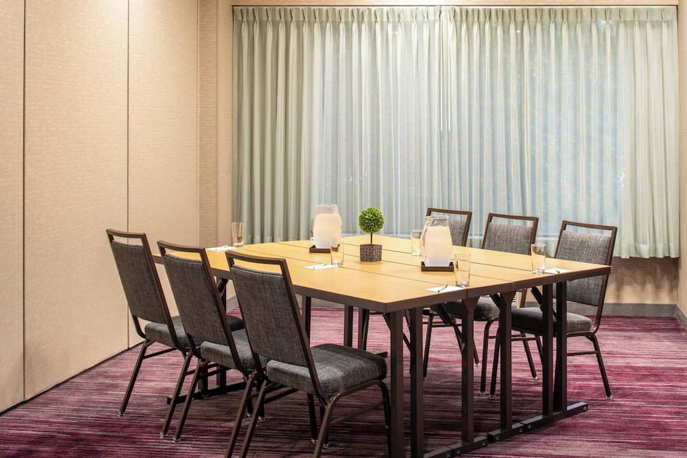 Meeting facility