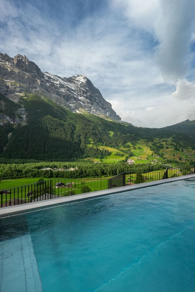 Infinity pool
