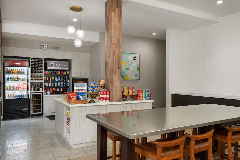 Snack bar