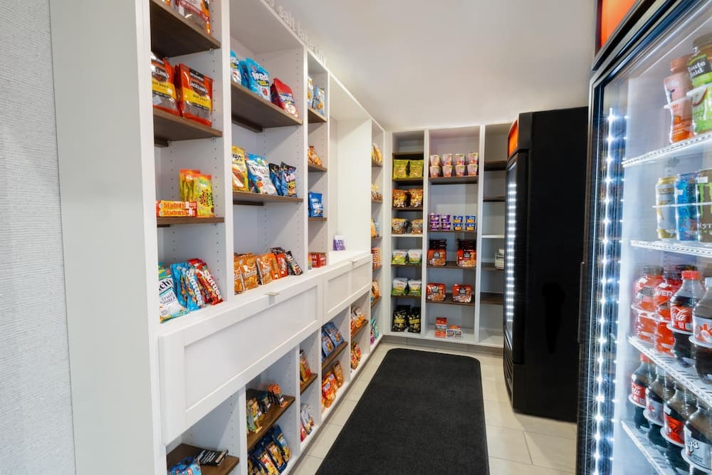 Snack bar