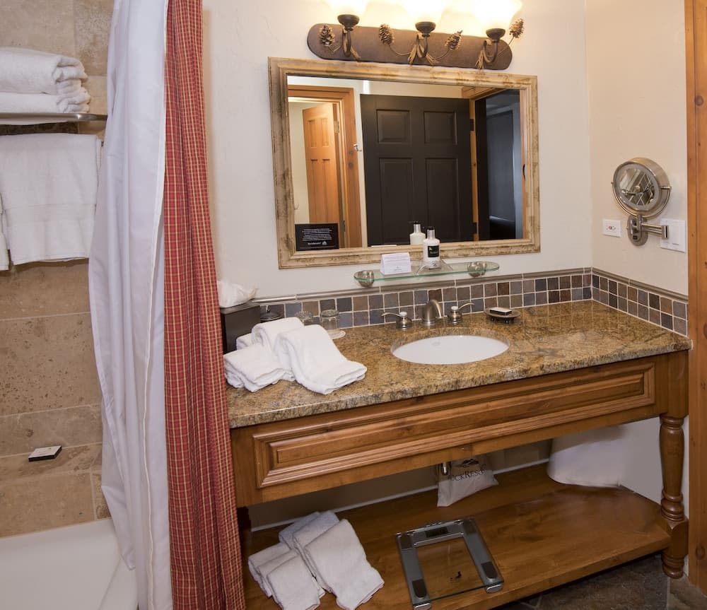 Bathroom sink