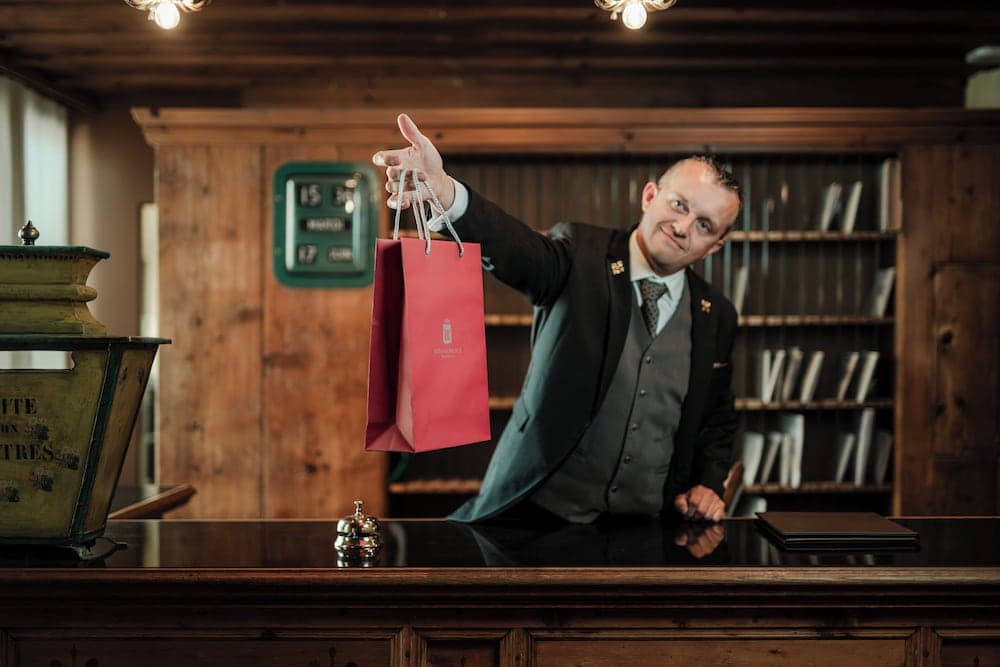 Concierge desk