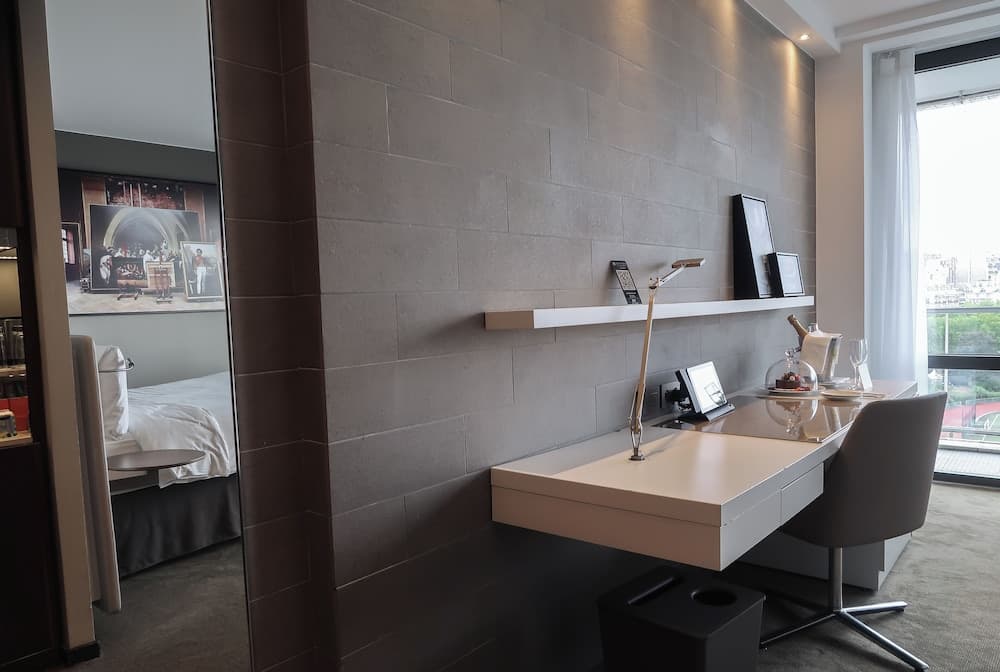 Room amenity