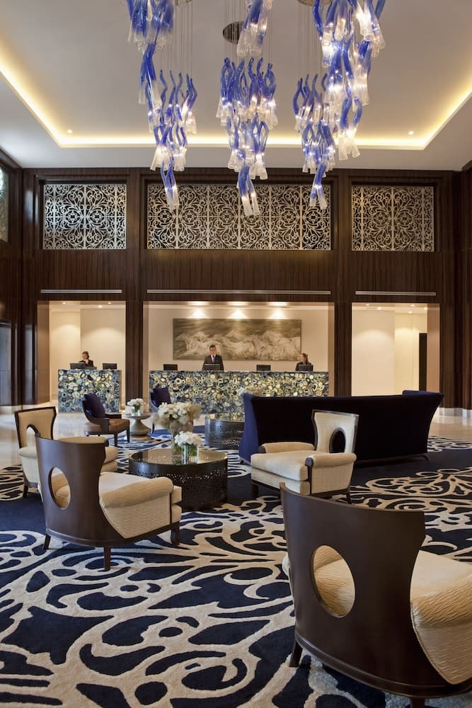 Lobby lounge