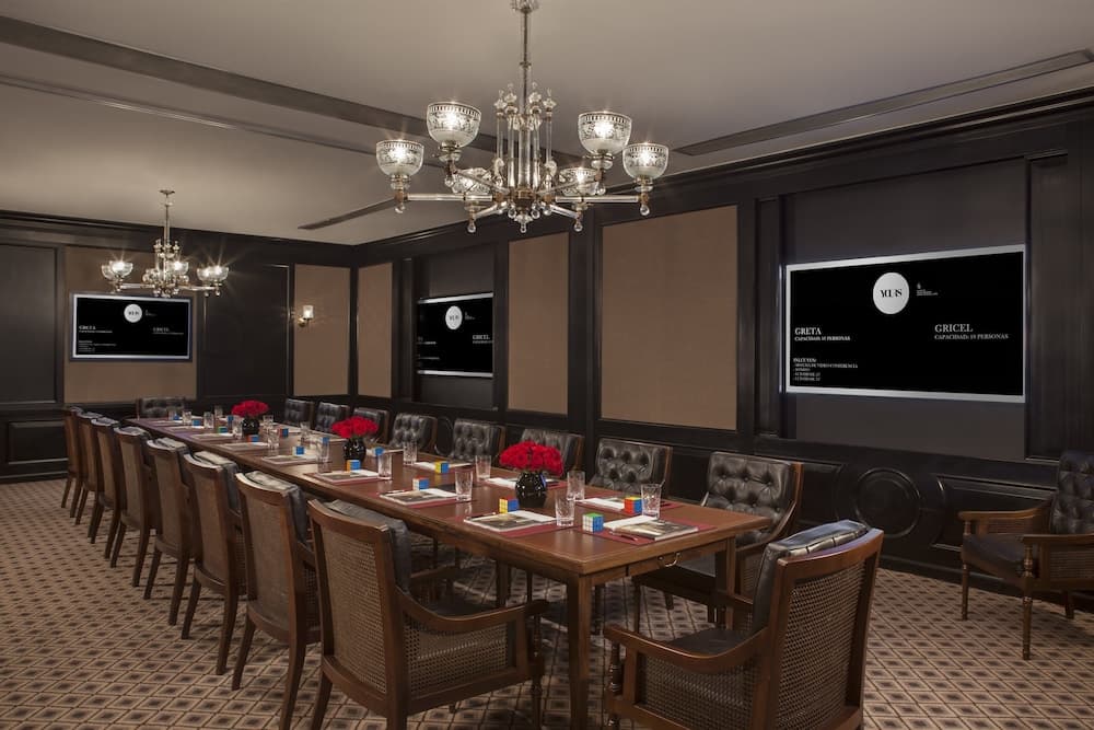 Meeting facility