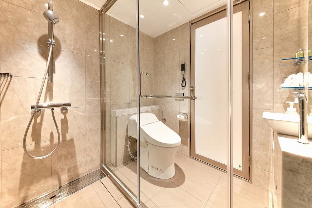 Bathroom shower