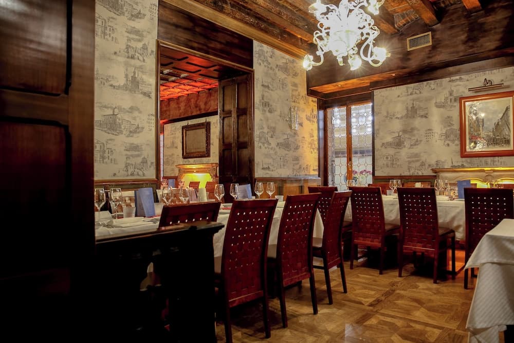 Banquet hall
