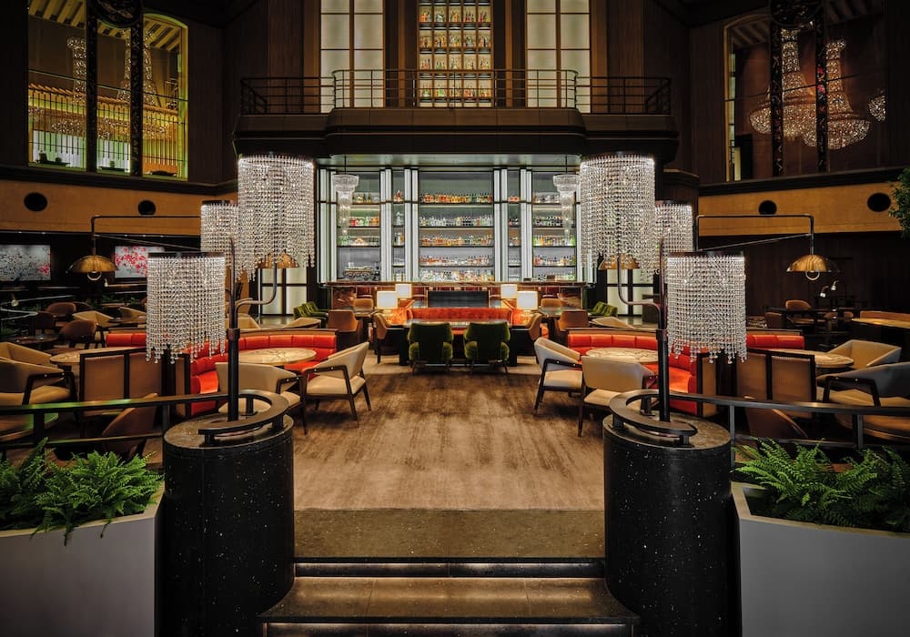 Lobby lounge