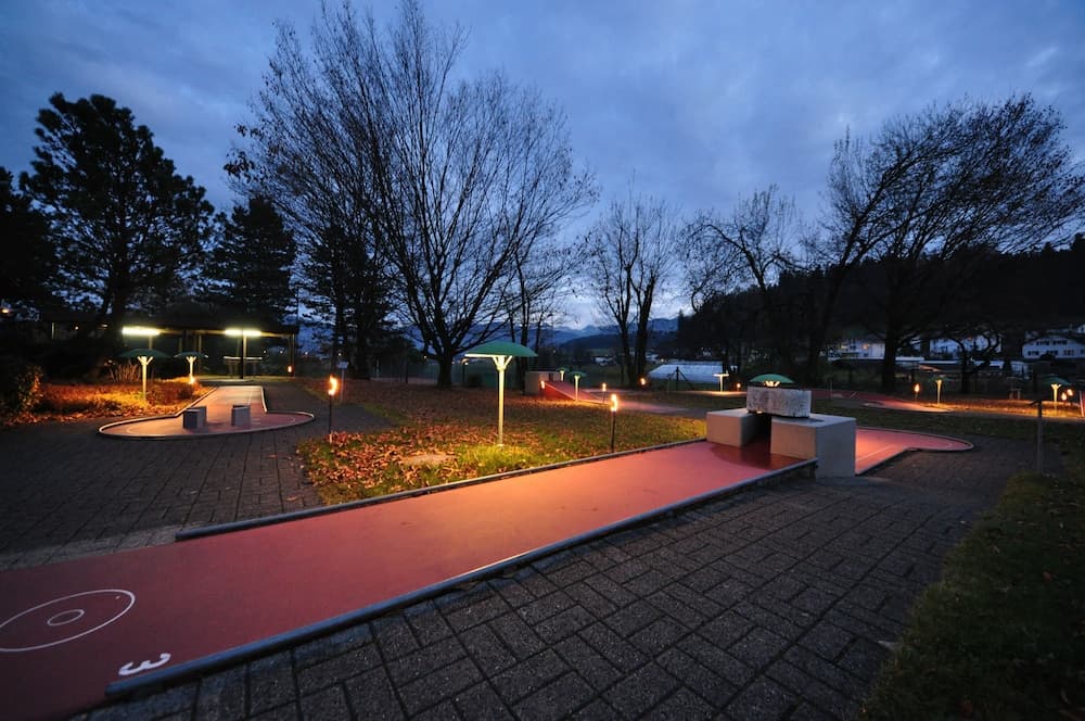 Mini-golf