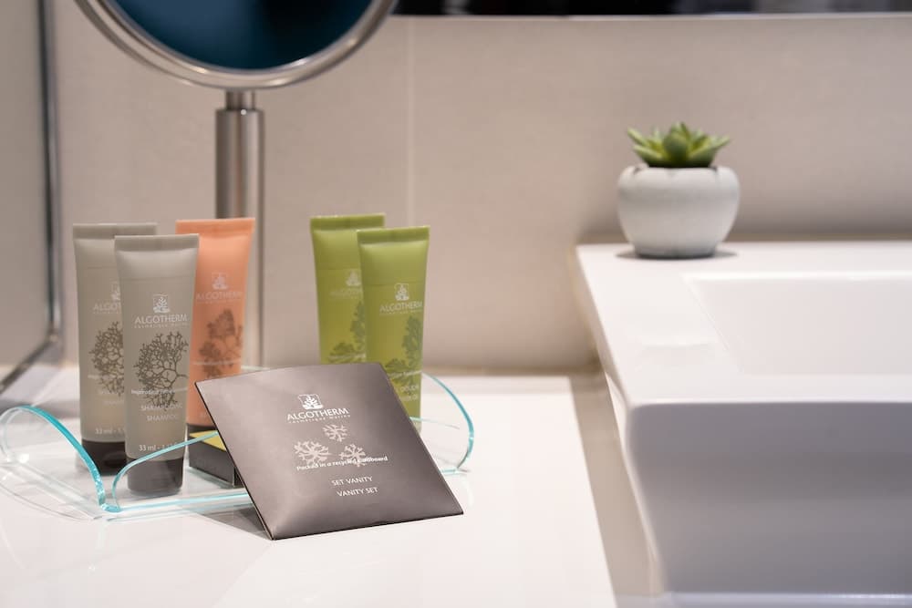 Bathroom amenities