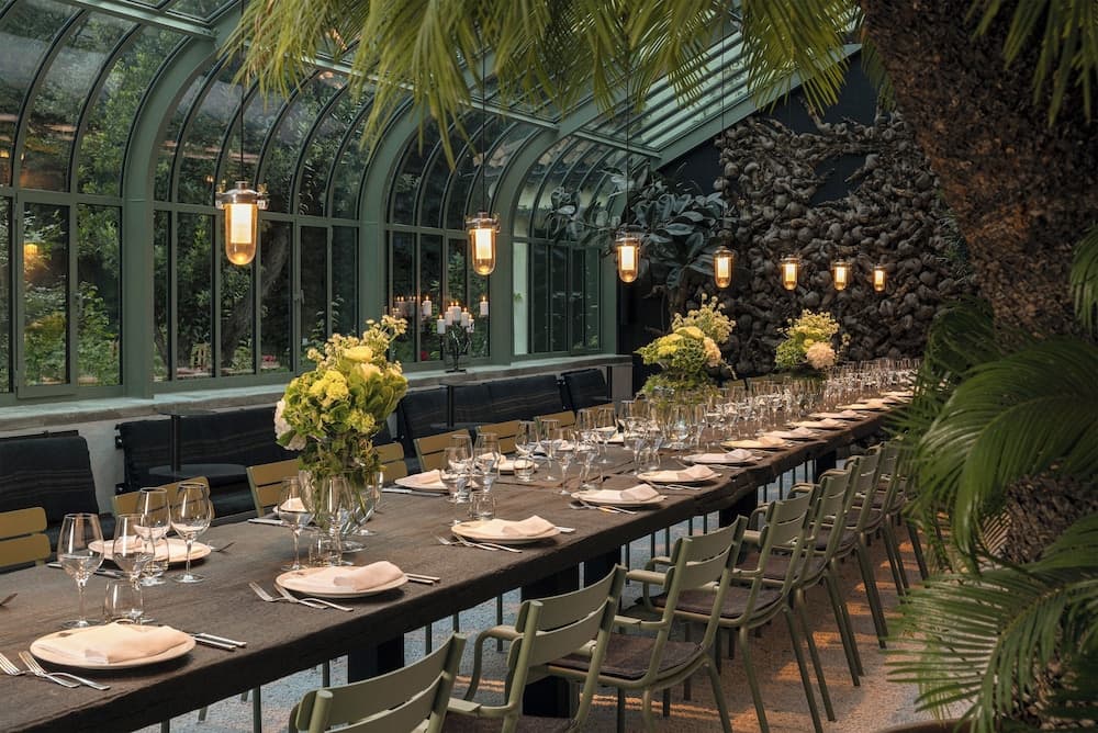 Banquet hall