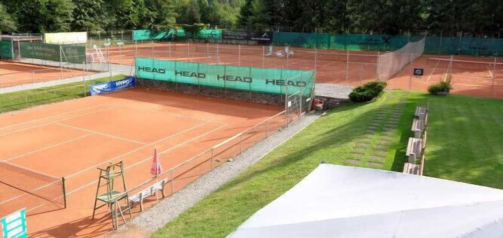 Tennis court